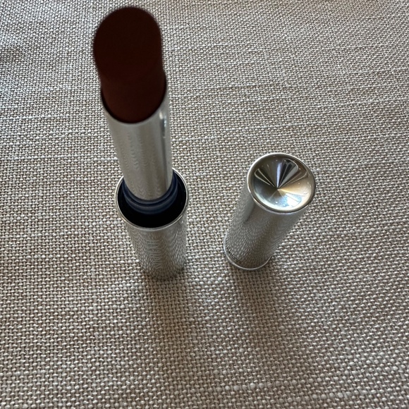 MAC LOCKED KISS 24HR LIPSTICK POSH WARM BROWN - Picture 4 of 7